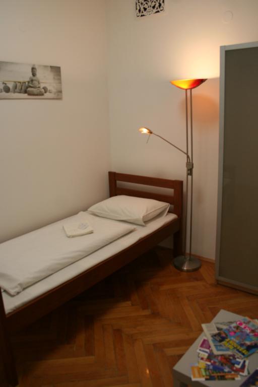 Hostel Walking Bed Budapest Downtown Exterior foto